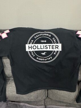 Hollister logo cropped top small EUC